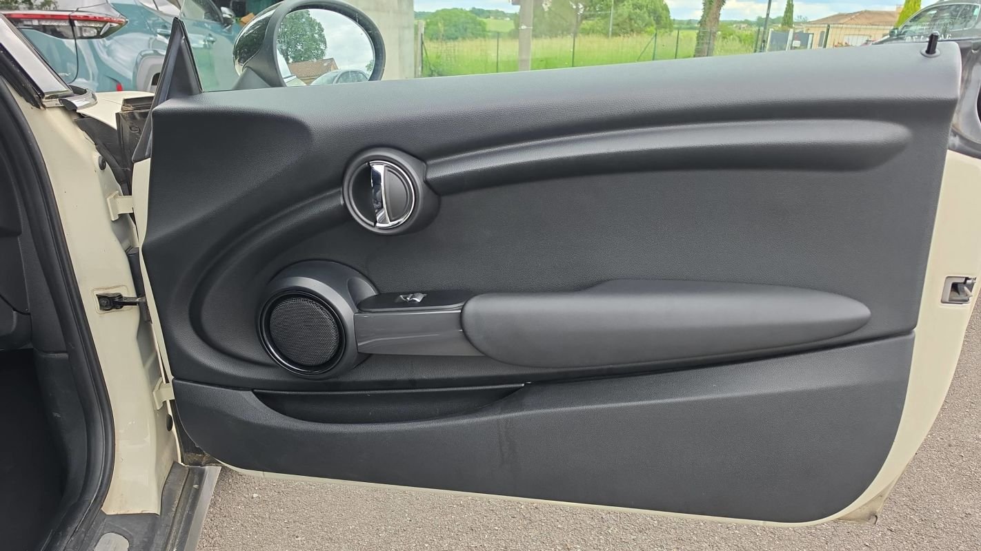Mini Cabrio - Photo 22