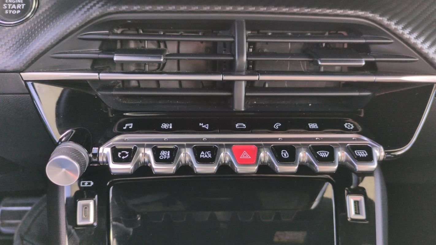 Peugeot 208 - Photo 13