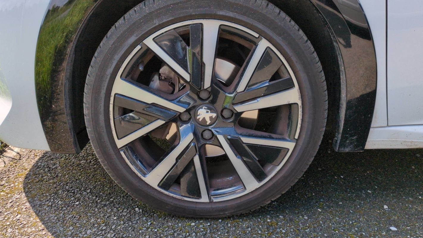Peugeot 208 - Photo 18
