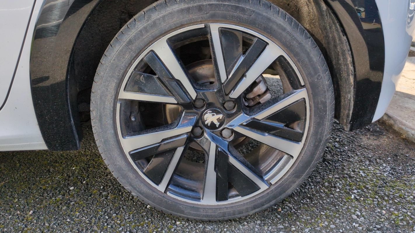 Peugeot 208 - Photo 19