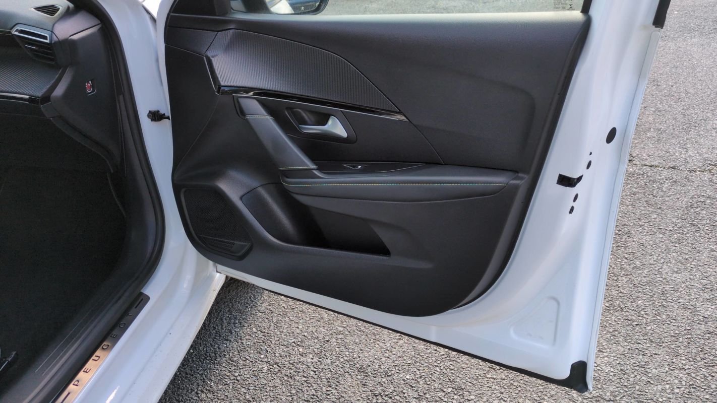Peugeot 208 - Photo 24