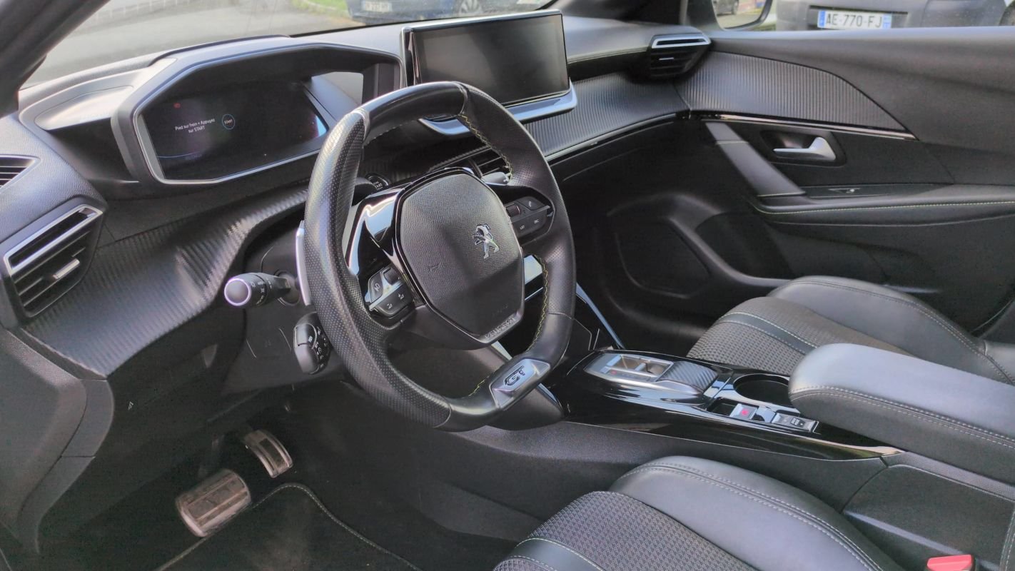 Peugeot 208 - Photo 8