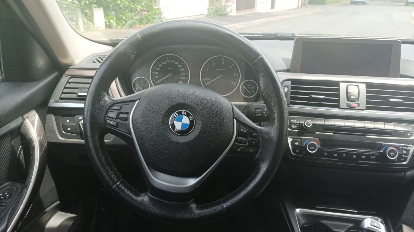 BMW Série 3 - Photo 22
