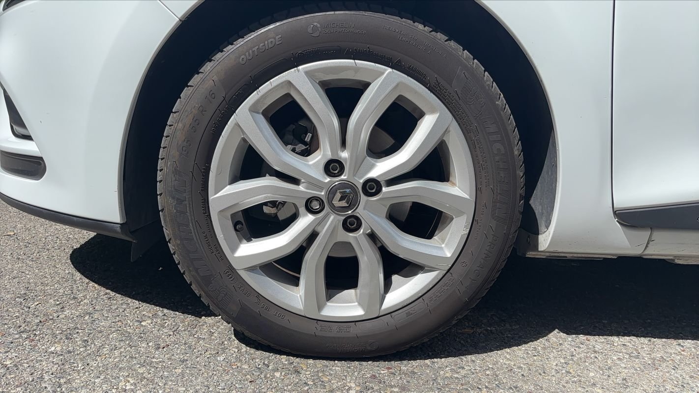 Renault Clio - Photo 18