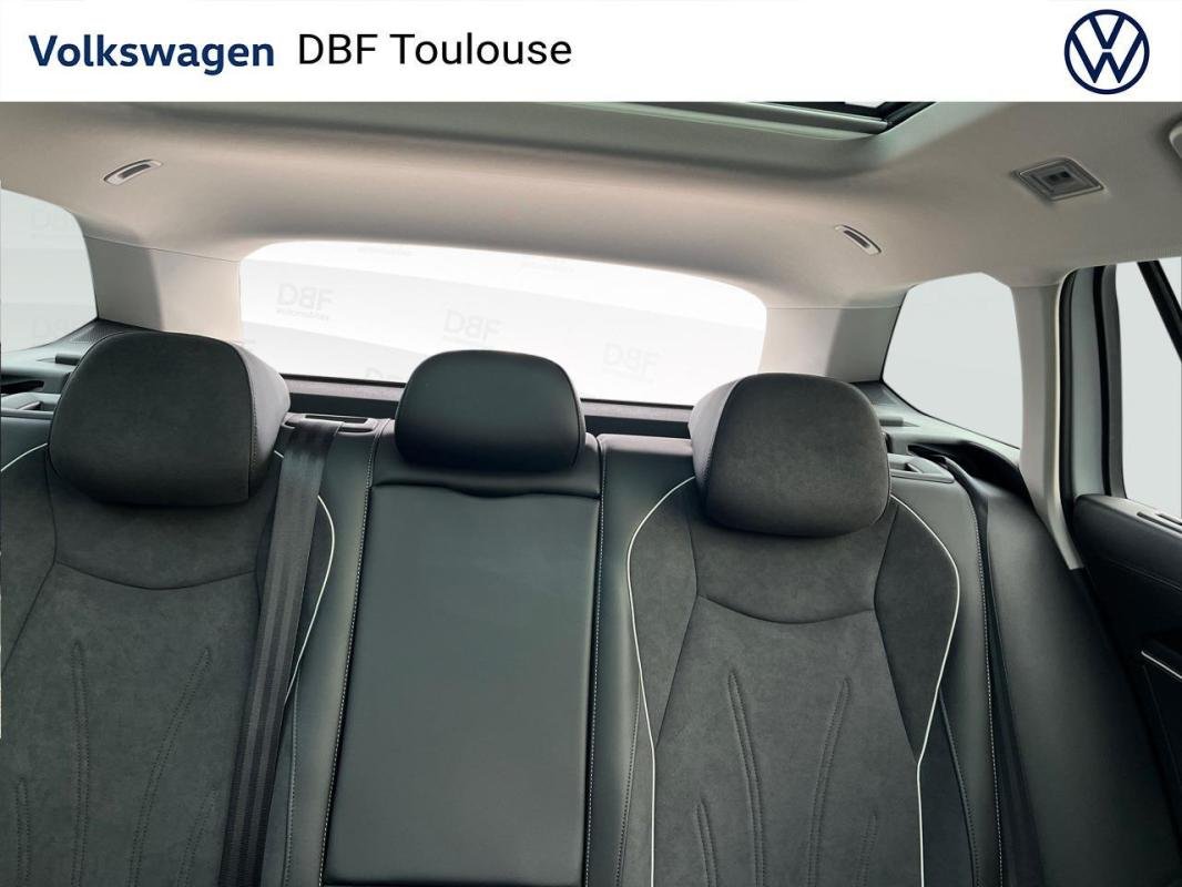 Volkswagen Passat - Photo 11