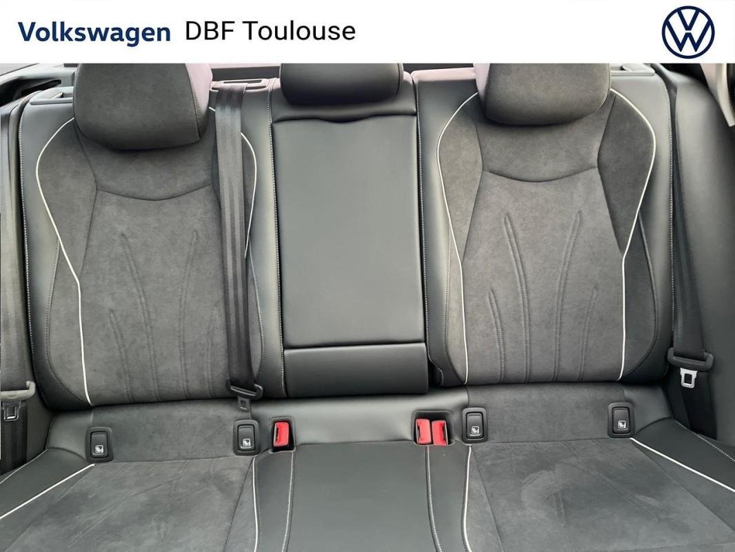 Volkswagen Passat - Photo 12