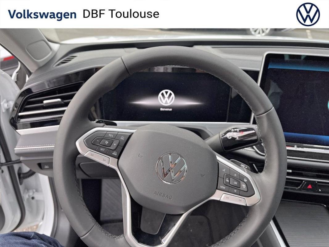 Volkswagen Passat - Photo 13