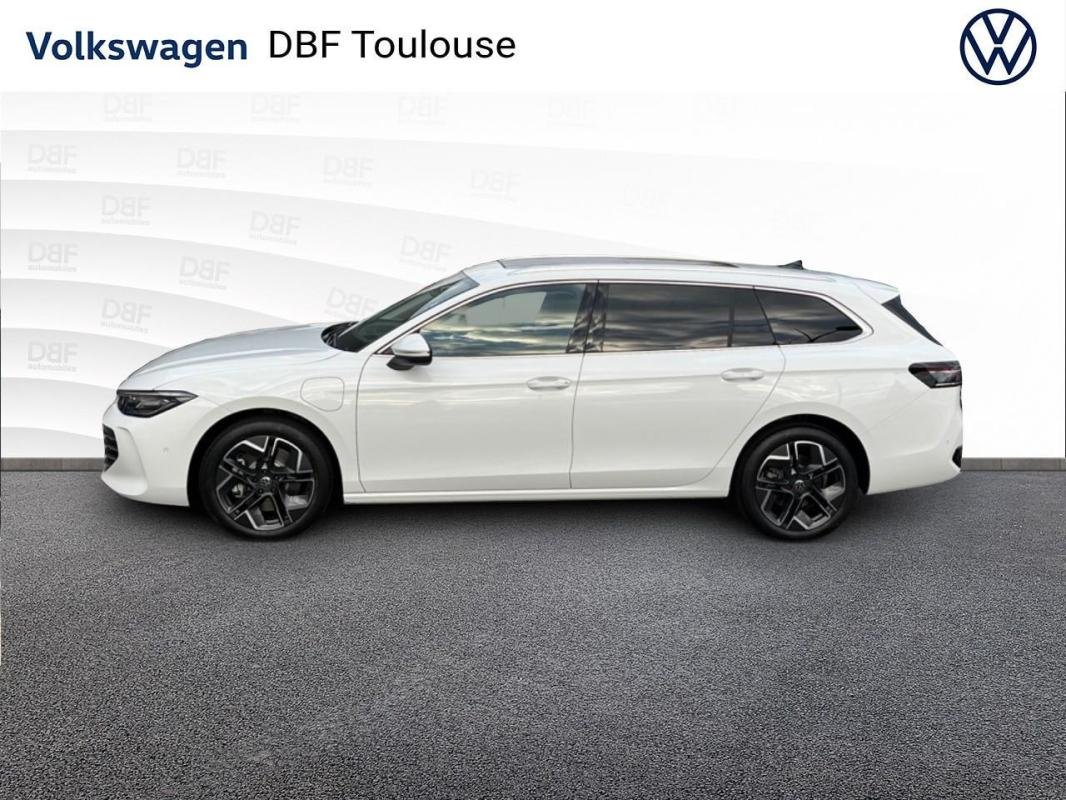 Volkswagen Passat - Photo 2