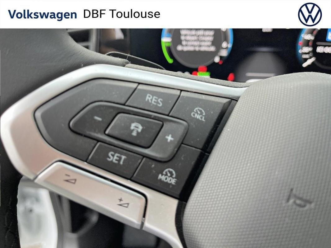 Volkswagen Passat - Photo 23
