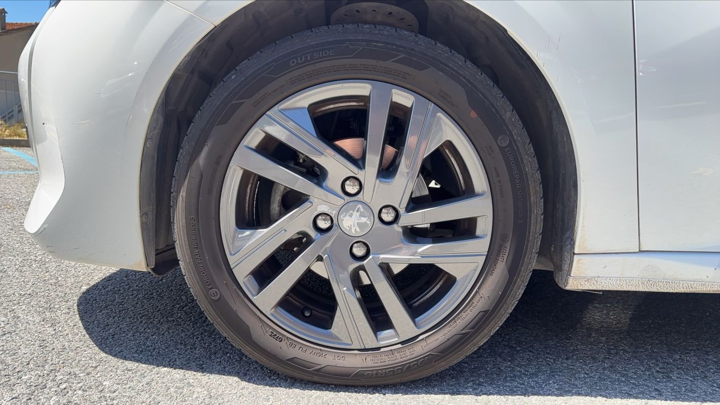 Peugeot 208 - Photo 18