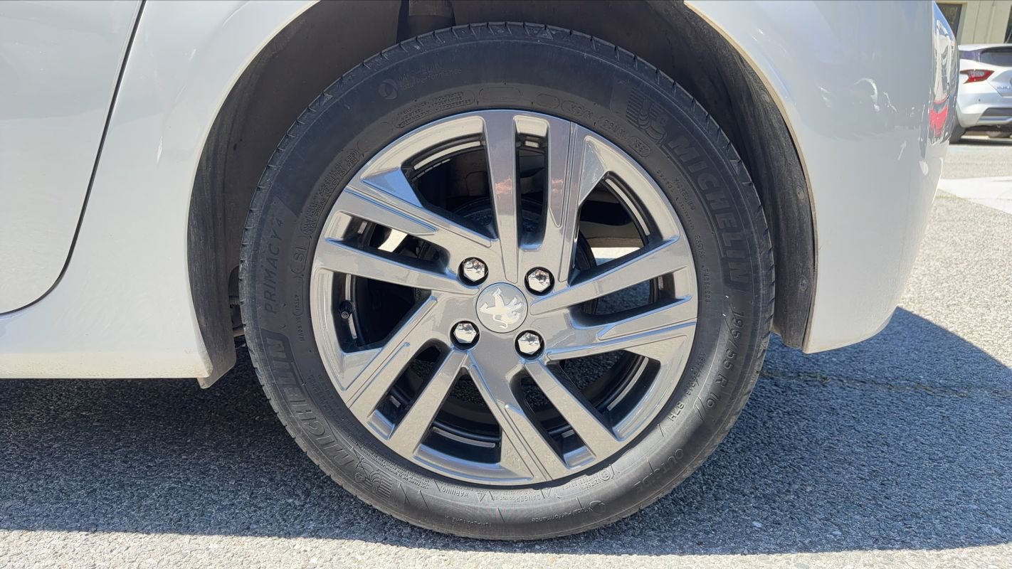 Peugeot 208 - Photo 19