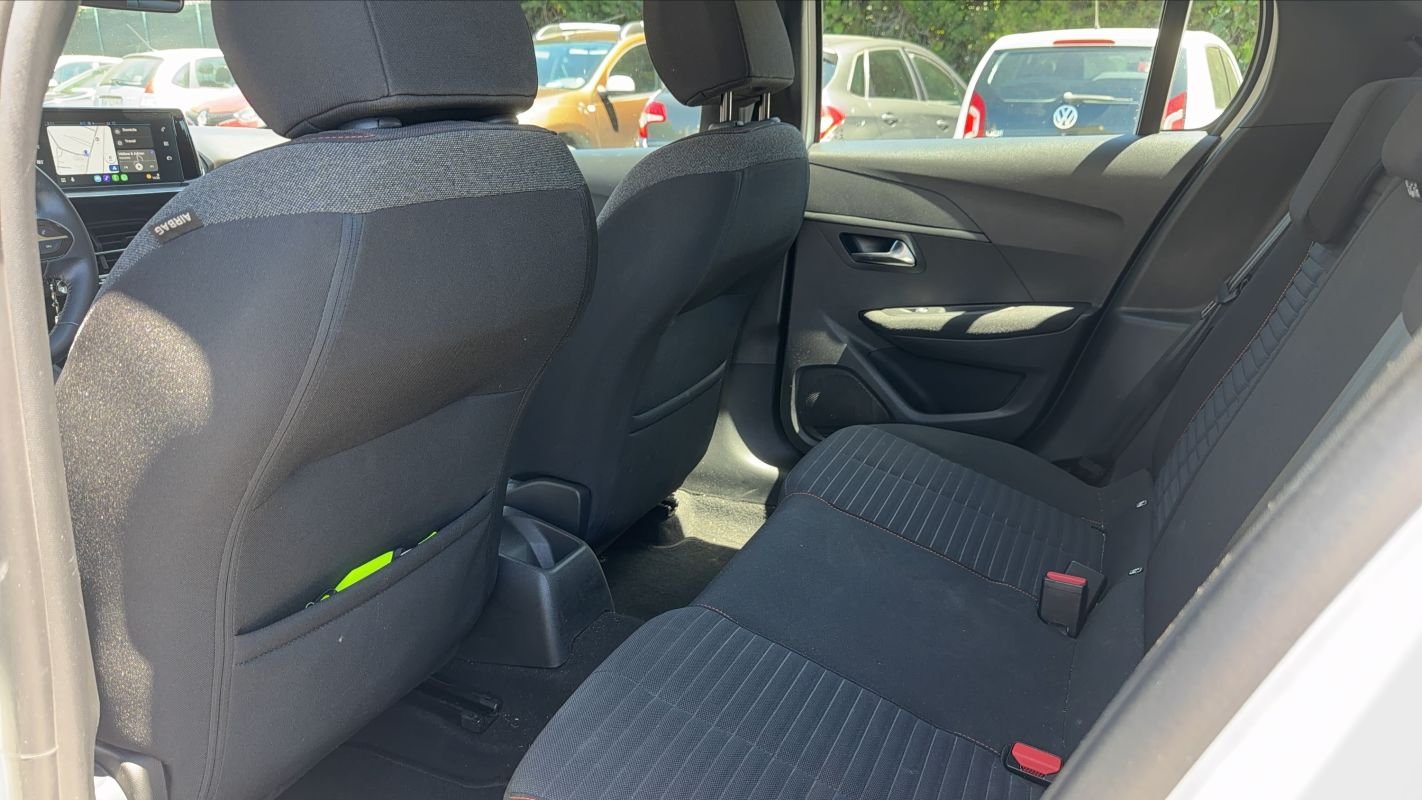 Peugeot 208 - Photo 28
