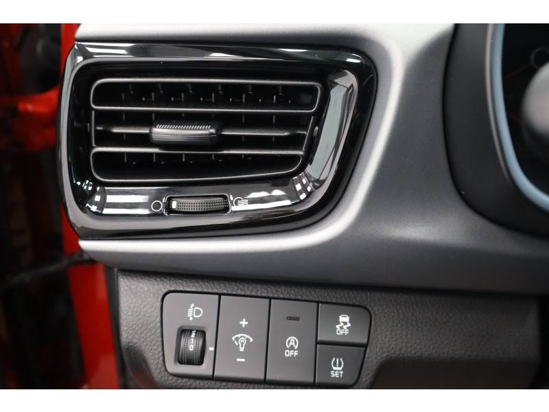 Kia Rio - Photo 20