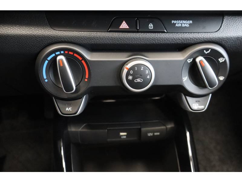 Kia Rio - Photo 27