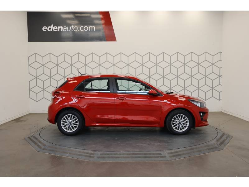 Kia Rio - Photo 4