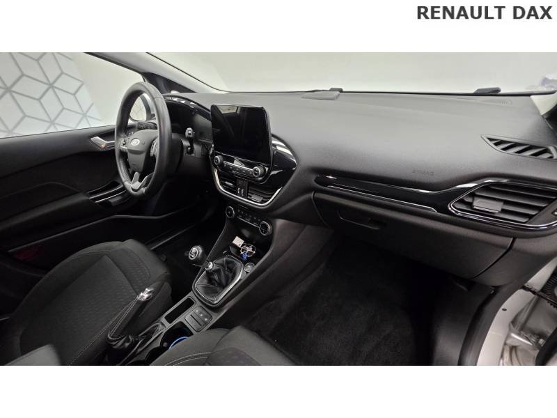 Ford Fiesta - Photo 21