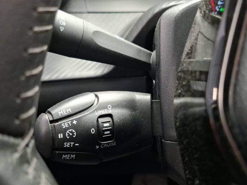 Peugeot 208 - Photo 18