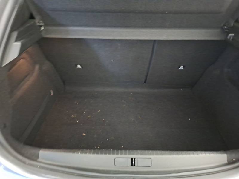 Peugeot 208 - Photo 9