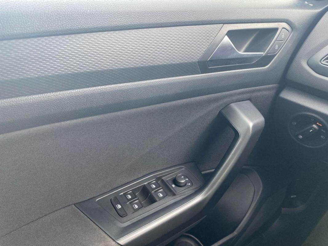 Volkswagen T-Roc - Photo 15