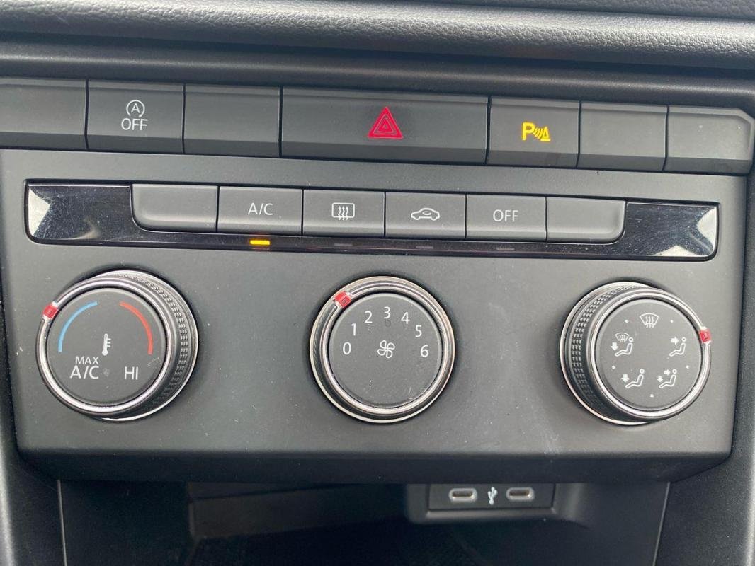 Volkswagen T-Roc - Photo 19
