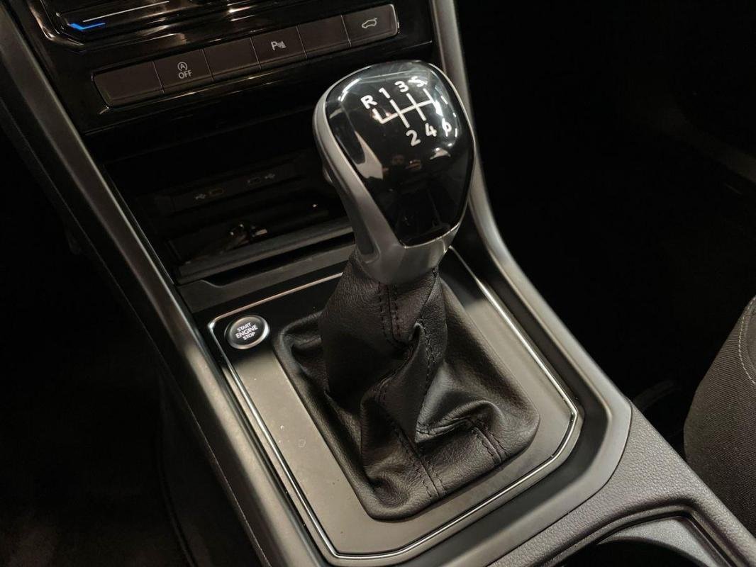 Volkswagen Touran - Photo 11