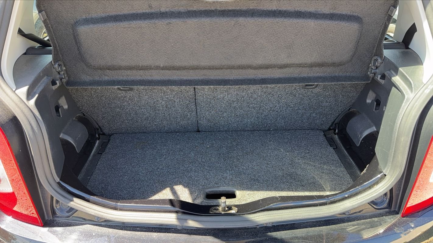 Volkswagen Up! - Photo 14
