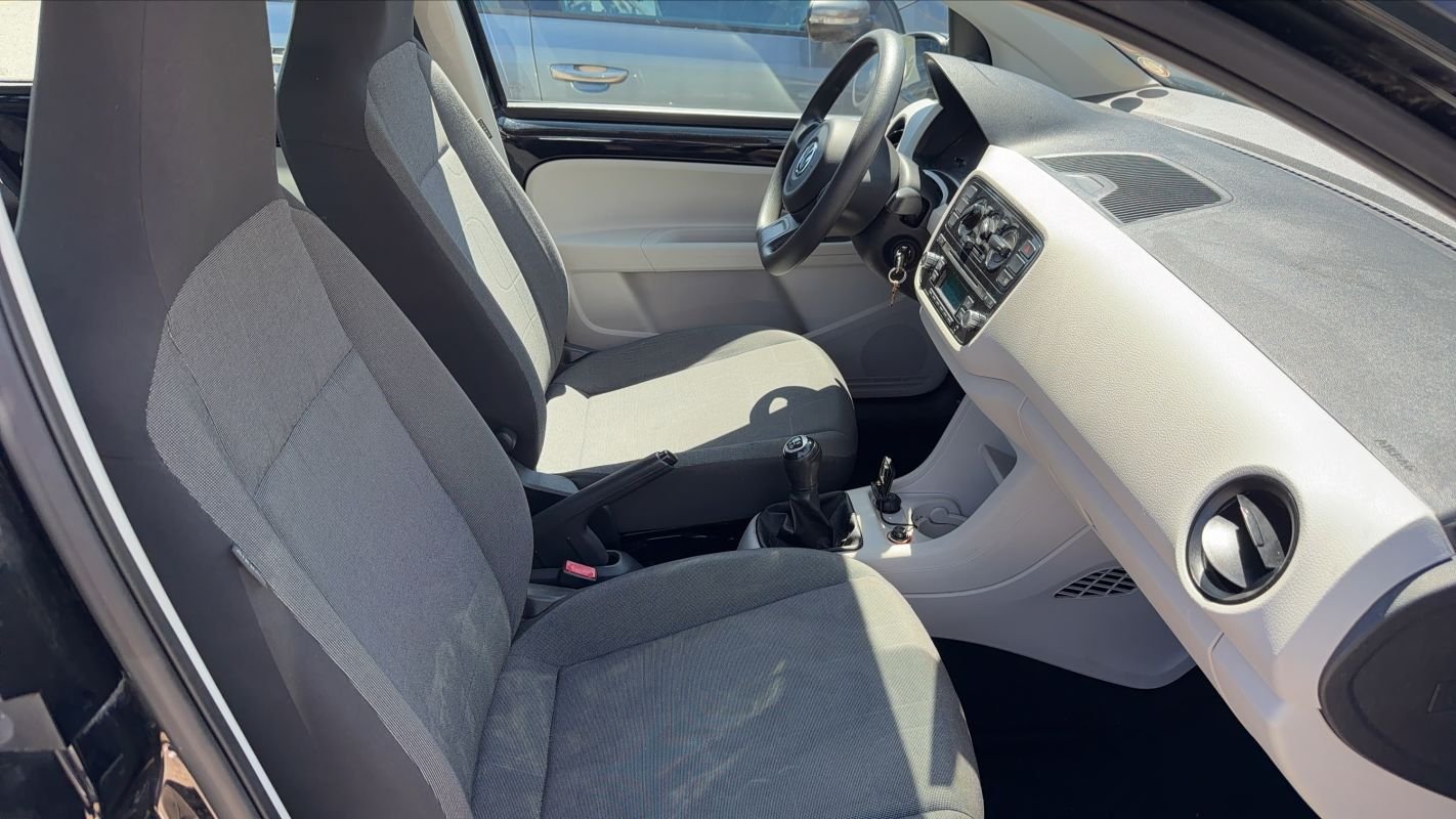 Volkswagen Up! - Photo 28