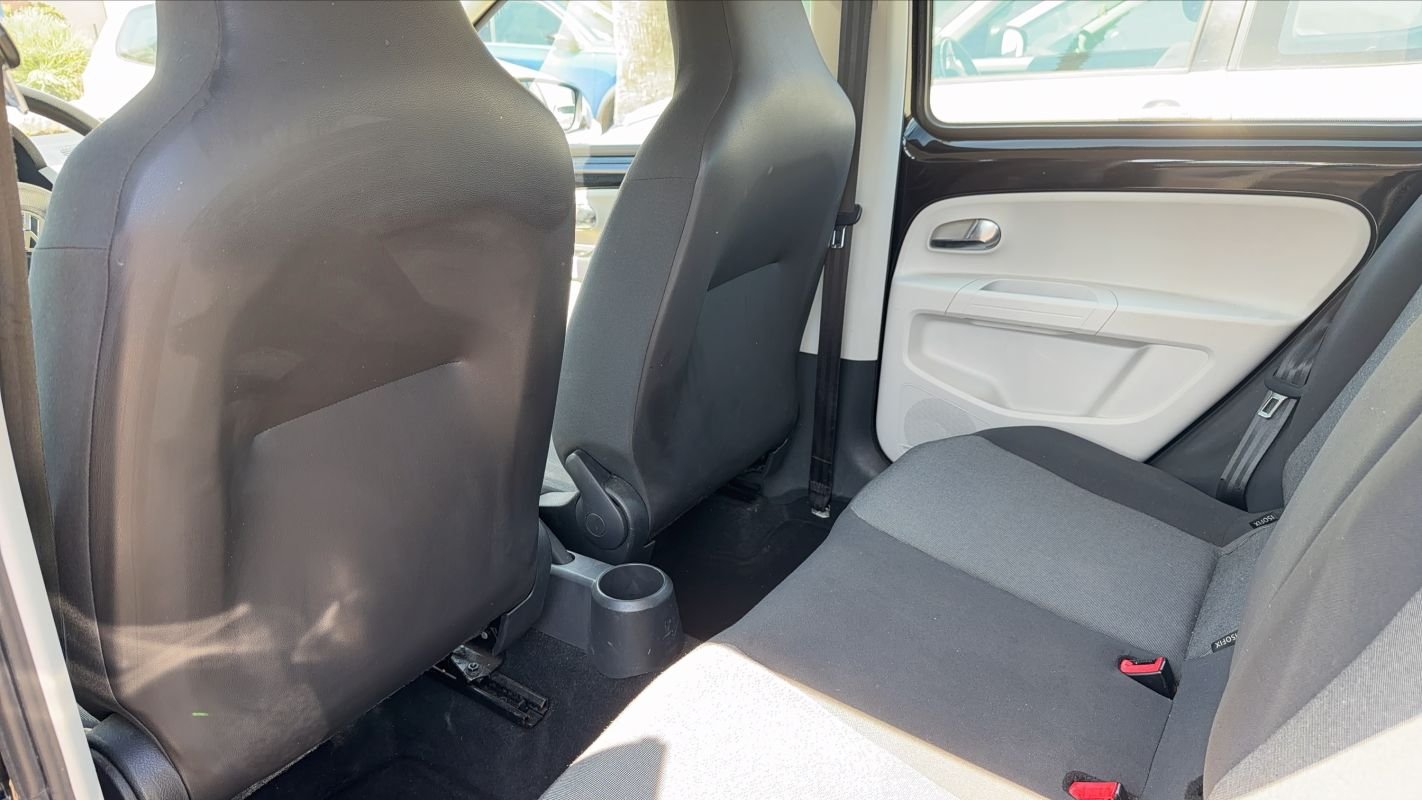 Volkswagen Up! - Photo 29