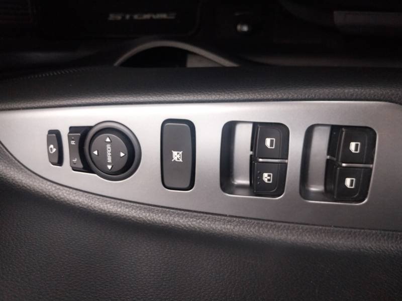 Kia Stonic - Photo 25