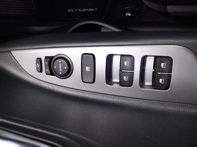 Kia Stonic - Photo 23