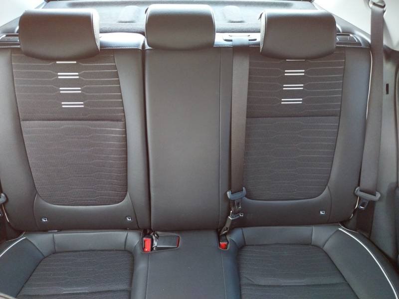 Kia Stonic - Photo 37
