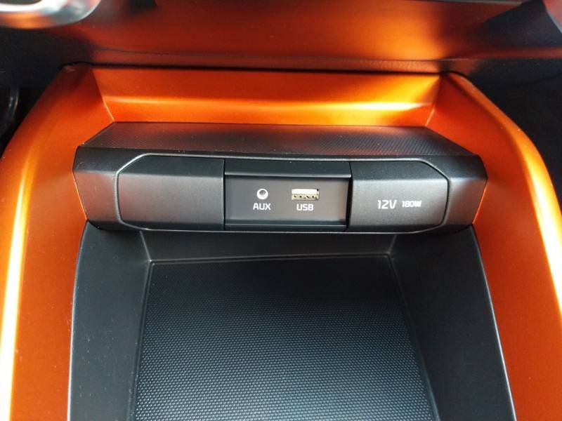 Kia Stonic - Photo 20