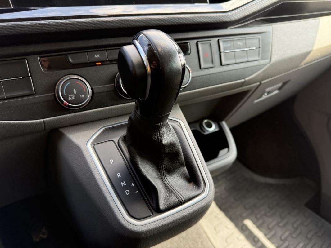 Volkswagen Transporter - Photo 16