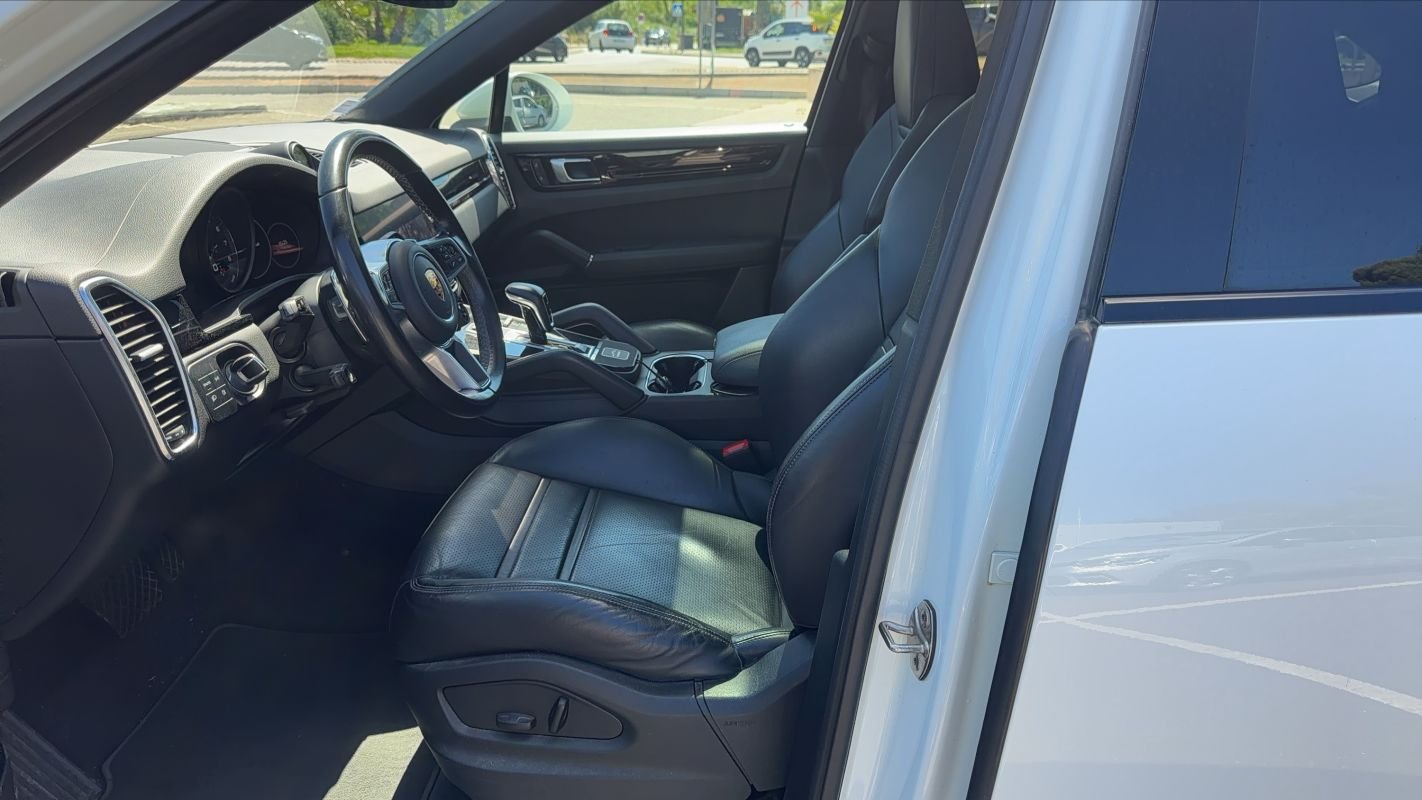Porsche Cayenne - Photo 25
