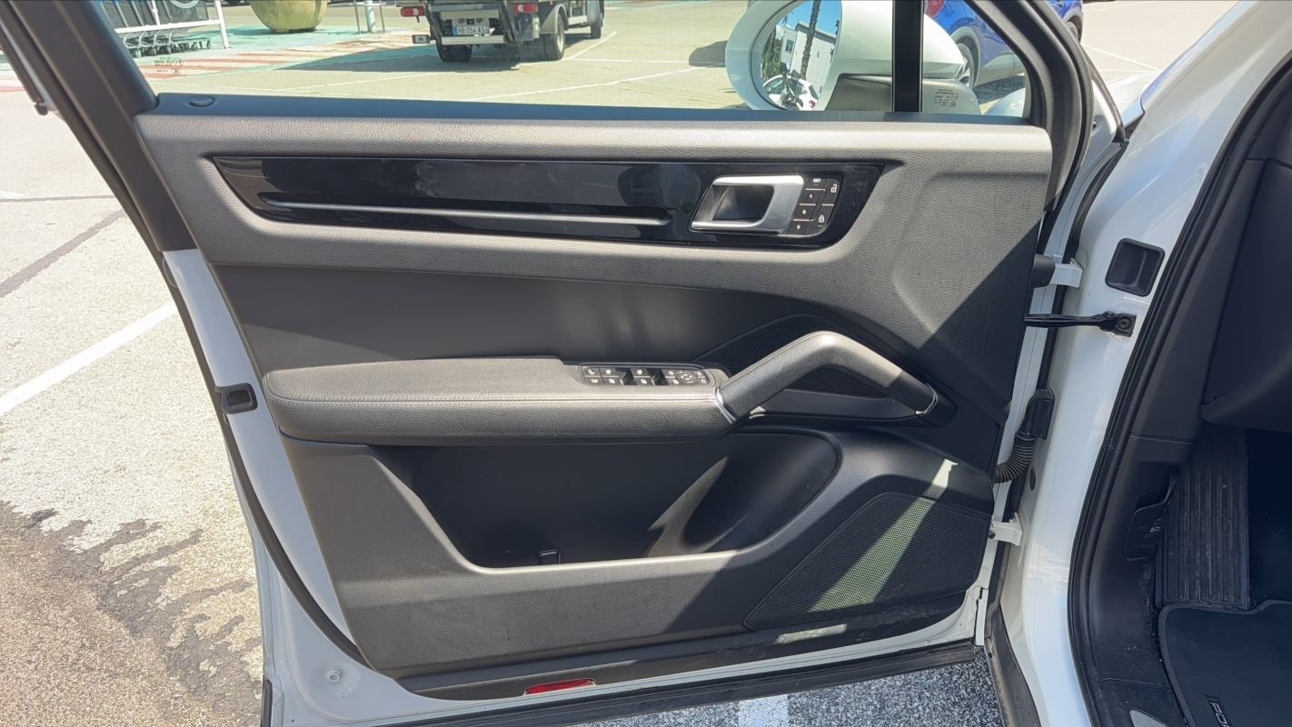 Porsche Cayenne - Photo 7