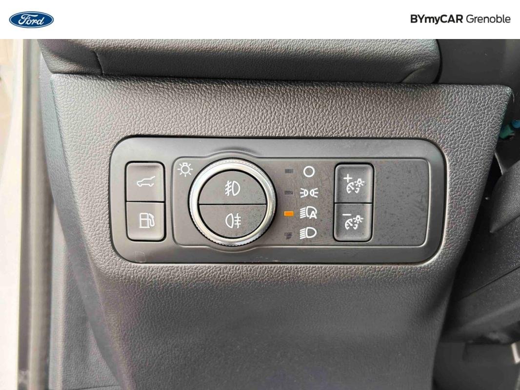 Ford Kuga - Photo 21