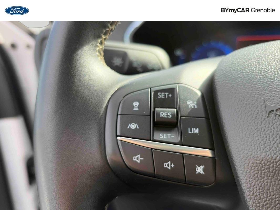 Ford Kuga - Photo 24