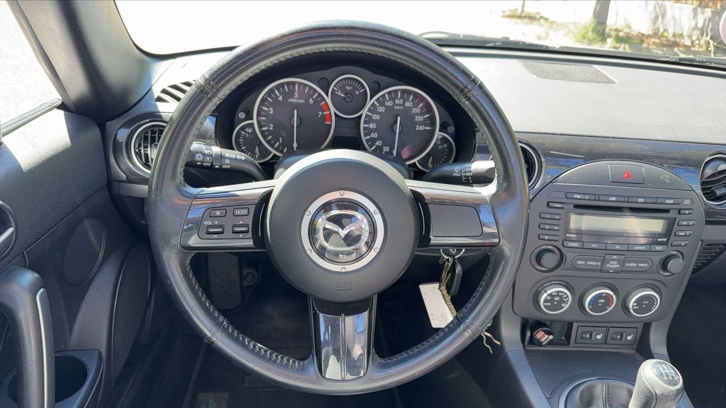 Mazda MX-5 - Photo 24