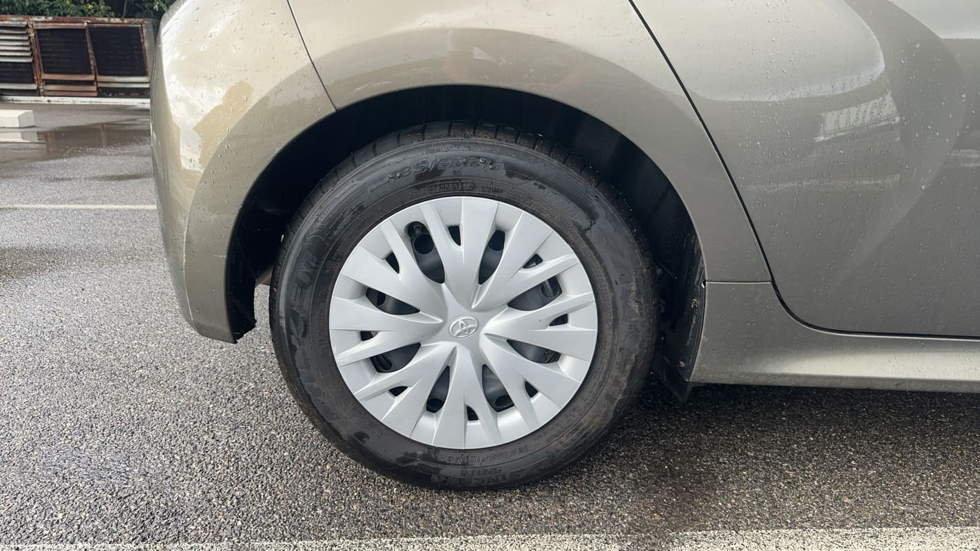 Toyota Yaris - Photo 16