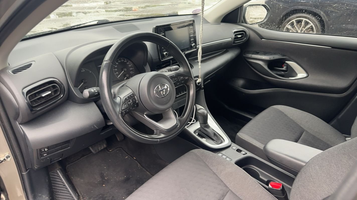 Toyota Yaris - Photo 8
