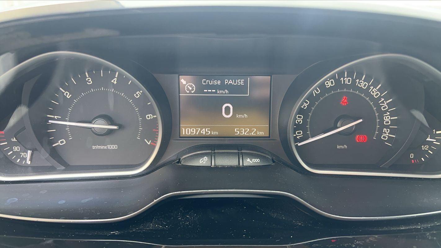 Peugeot 208 - Photo 12