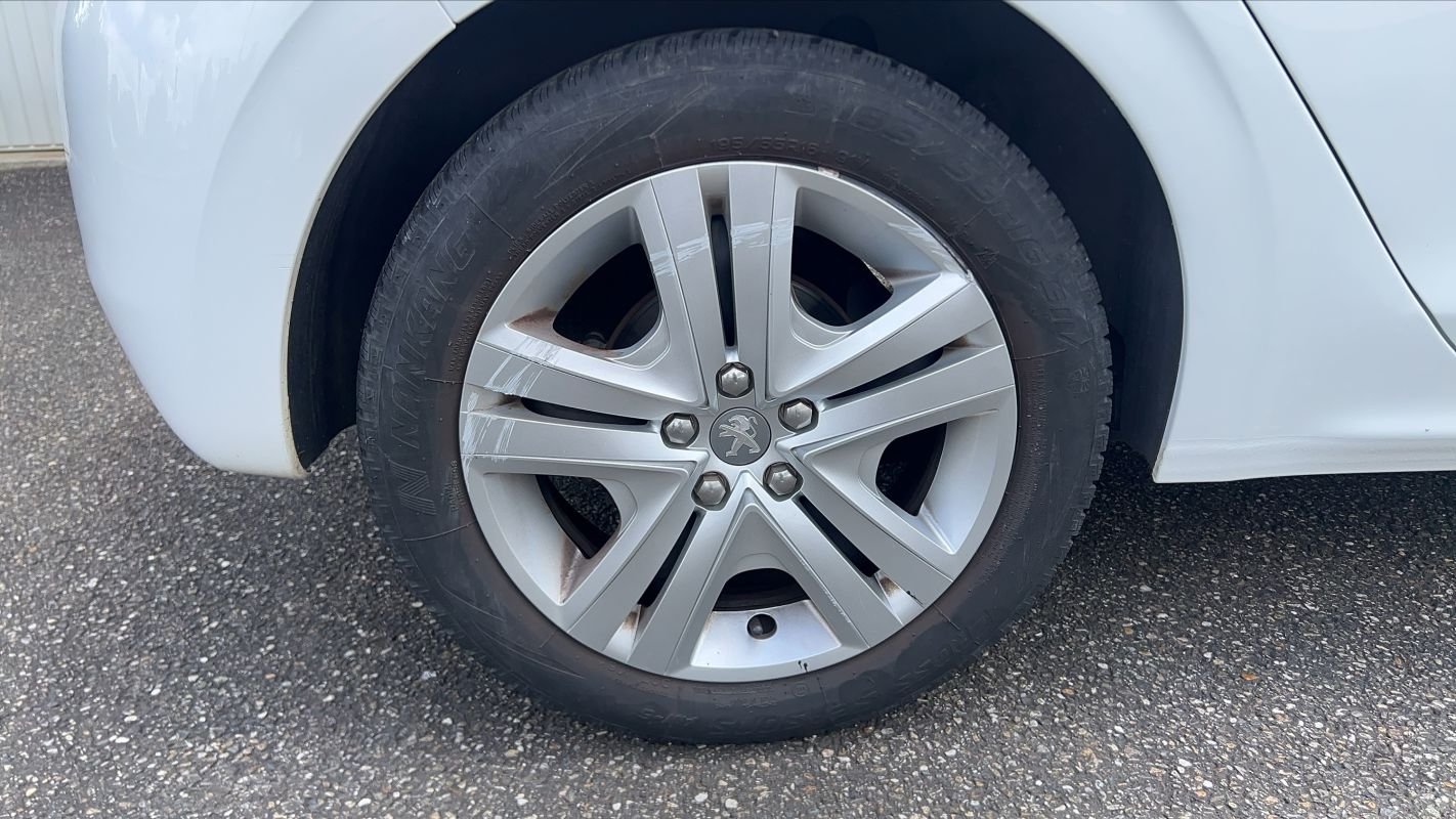 Peugeot 208 - Photo 16