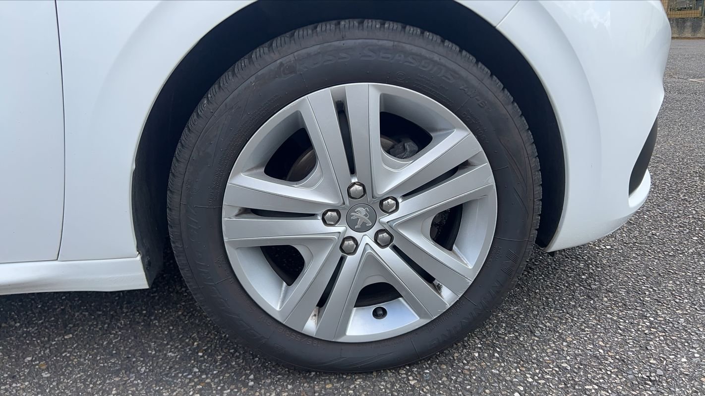 Peugeot 208 - Photo 17