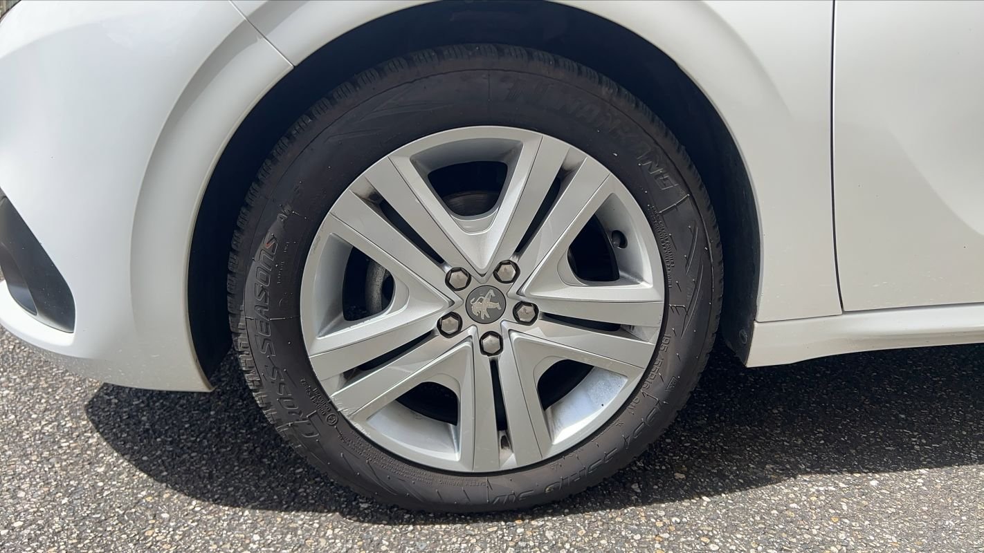 Peugeot 208 - Photo 18