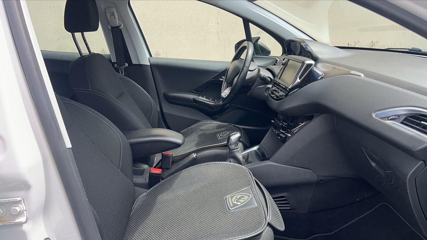 Peugeot 208 - Photo 27