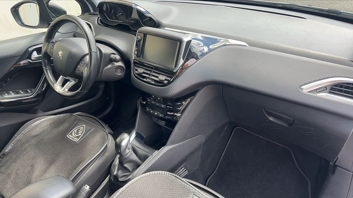 Peugeot 208 - Photo 10