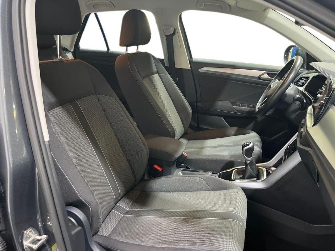 Volkswagen T-Roc - Photo 13
