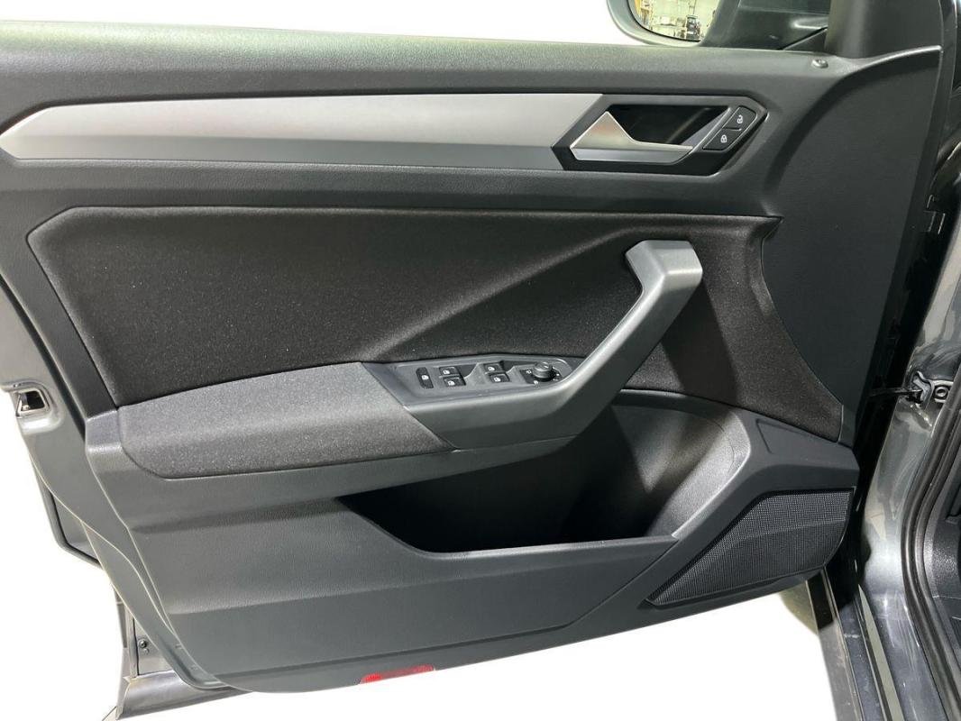 Volkswagen T-Roc - Photo 15