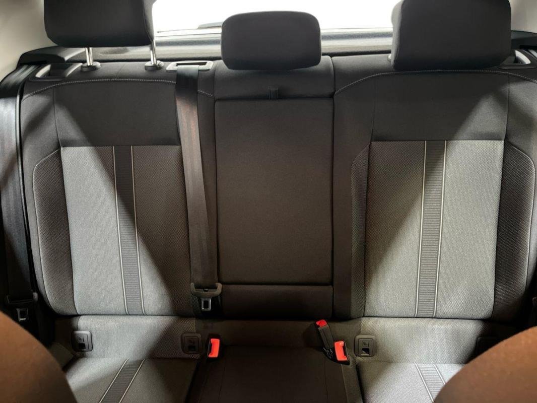 Volkswagen T-Roc - Photo 22