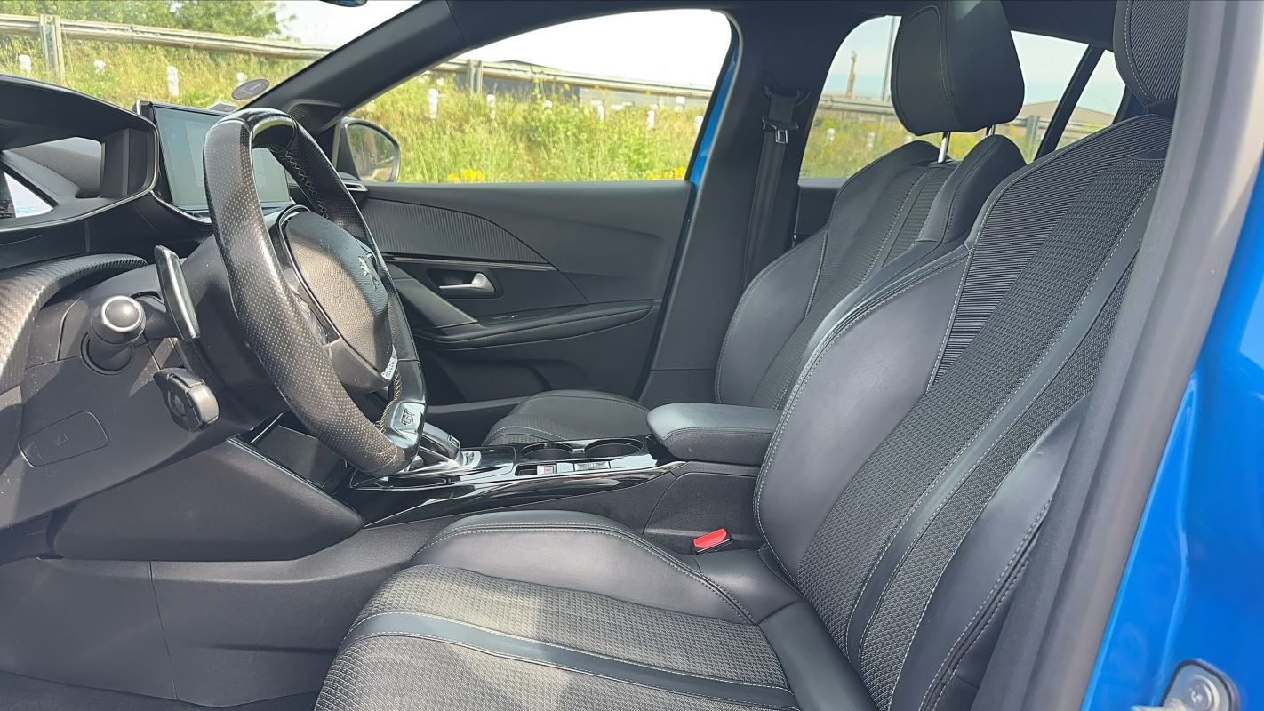 Peugeot 208 - Photo 26